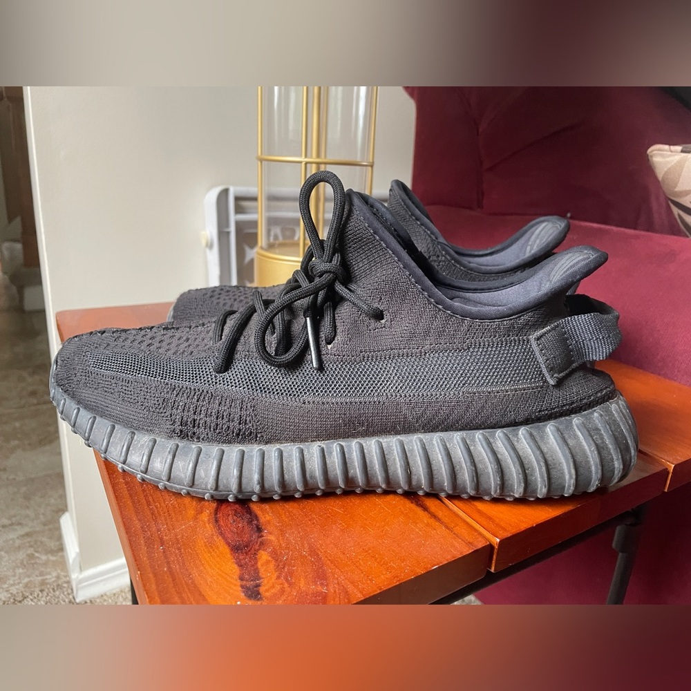 Used Adidas Yeezy Boost 350 V2 Onyx Size 10.5